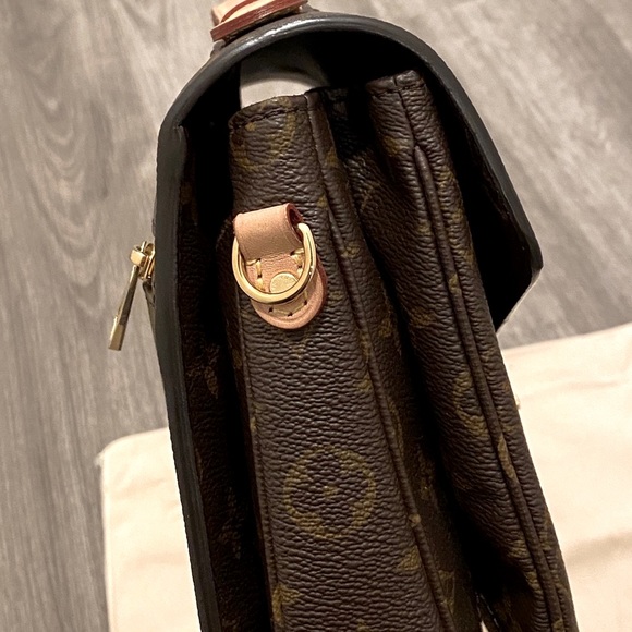 ❌SOLD❌ Louis Vuitton Pochette Metis Monogram - Picture 10 of 16